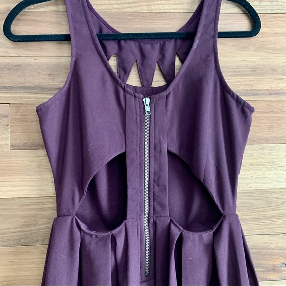 Empyre Caireann Burgundy Cutout Dress - Picture 4 of 10
